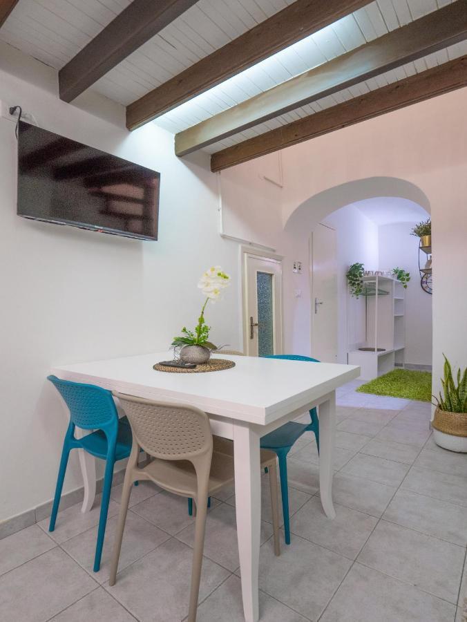 Casa Iryna Apartment Пиетра Лигуре Екстериор снимка