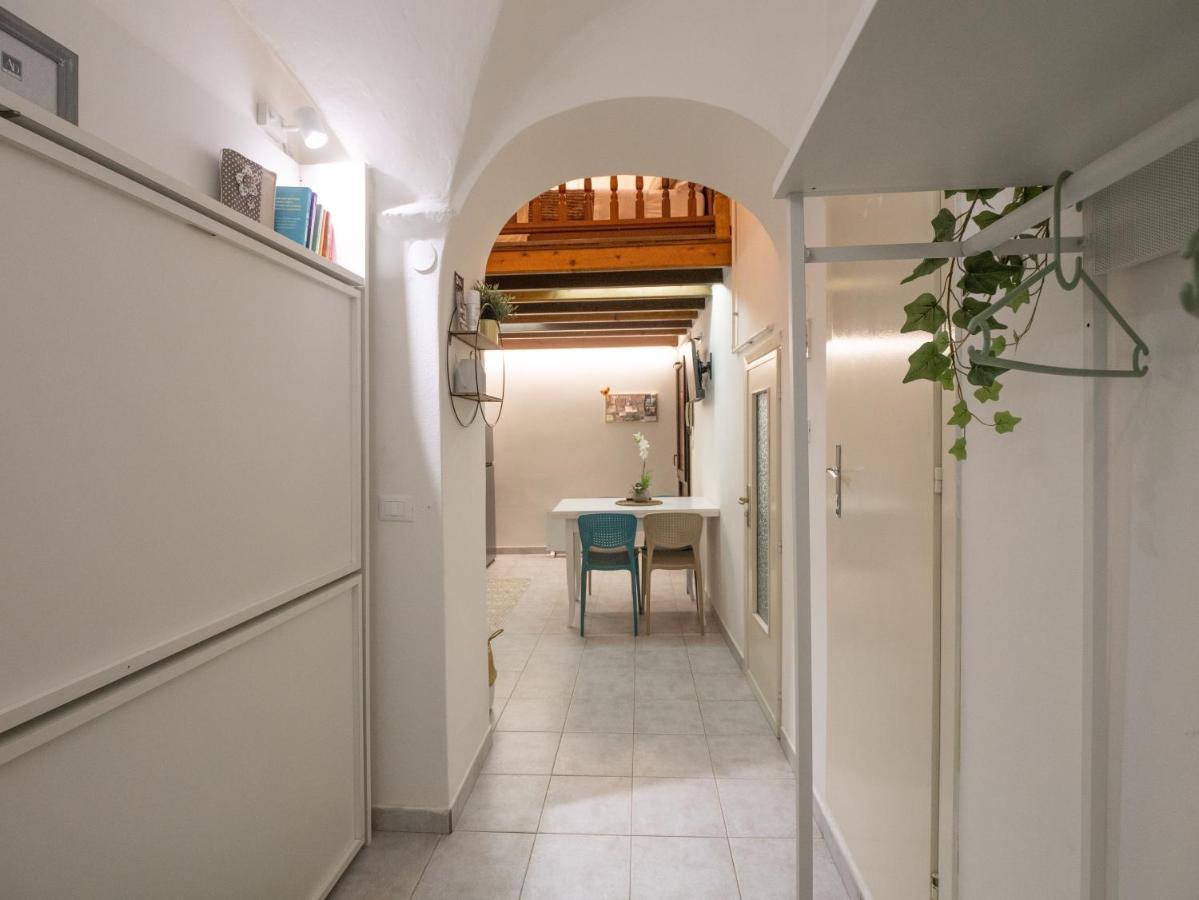 Casa Iryna Apartment Пиетра Лигуре Екстериор снимка