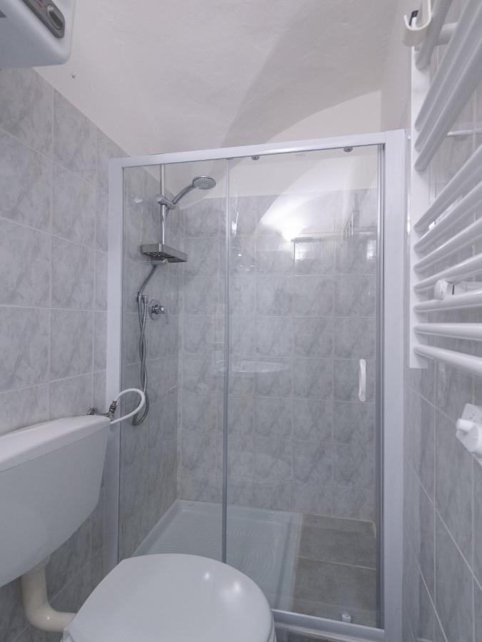 Casa Iryna Apartment Пиетра Лигуре Екстериор снимка