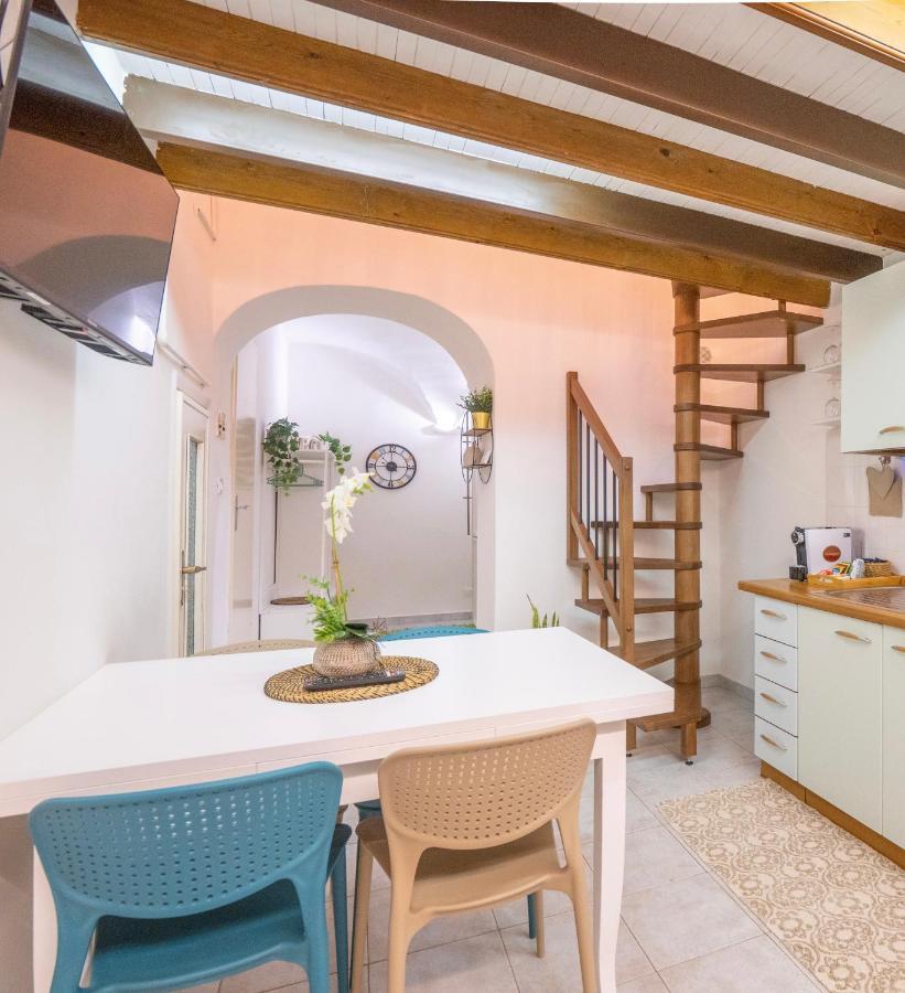 Casa Iryna Apartment Пиетра Лигуре Екстериор снимка
